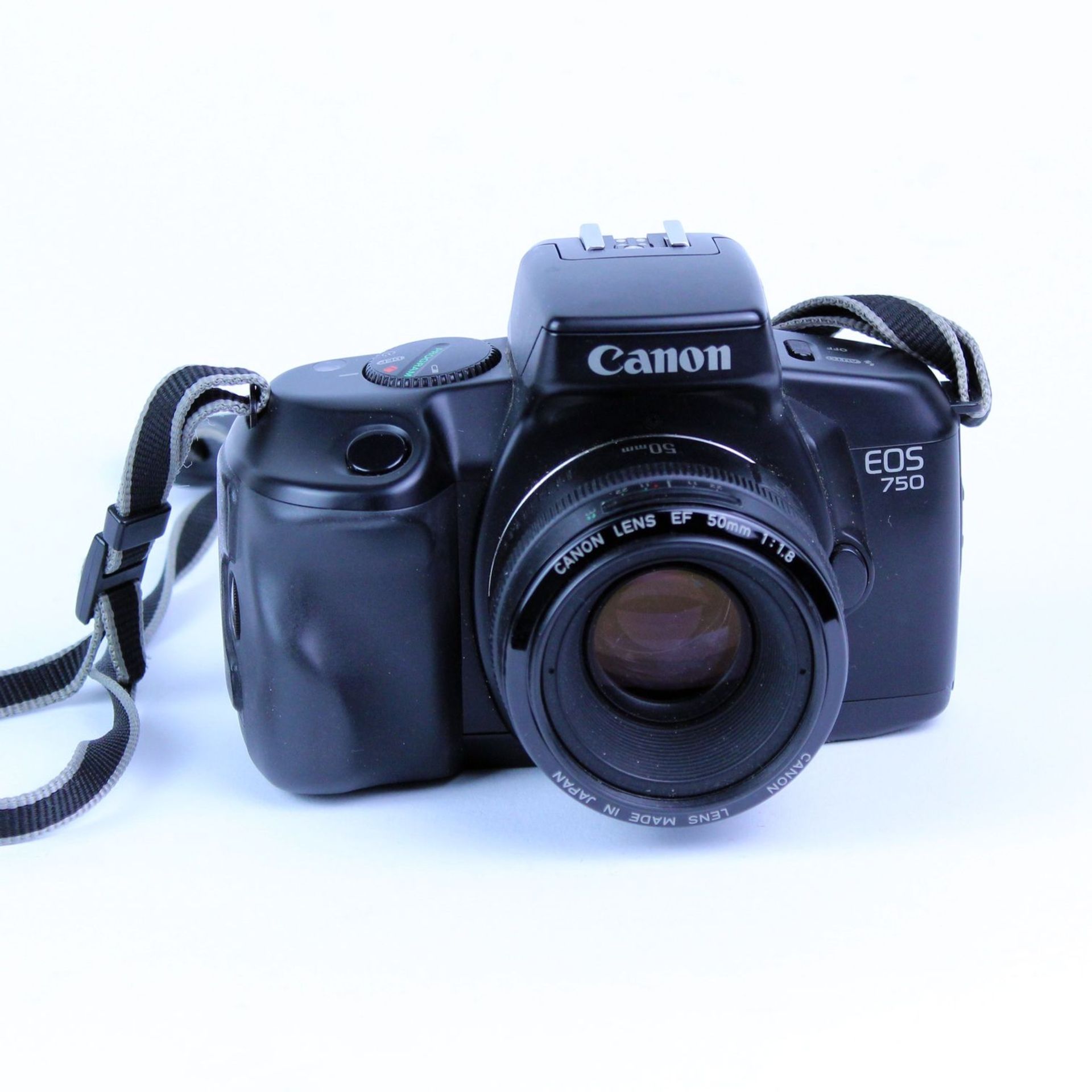 Cannon Kamera EOS 750