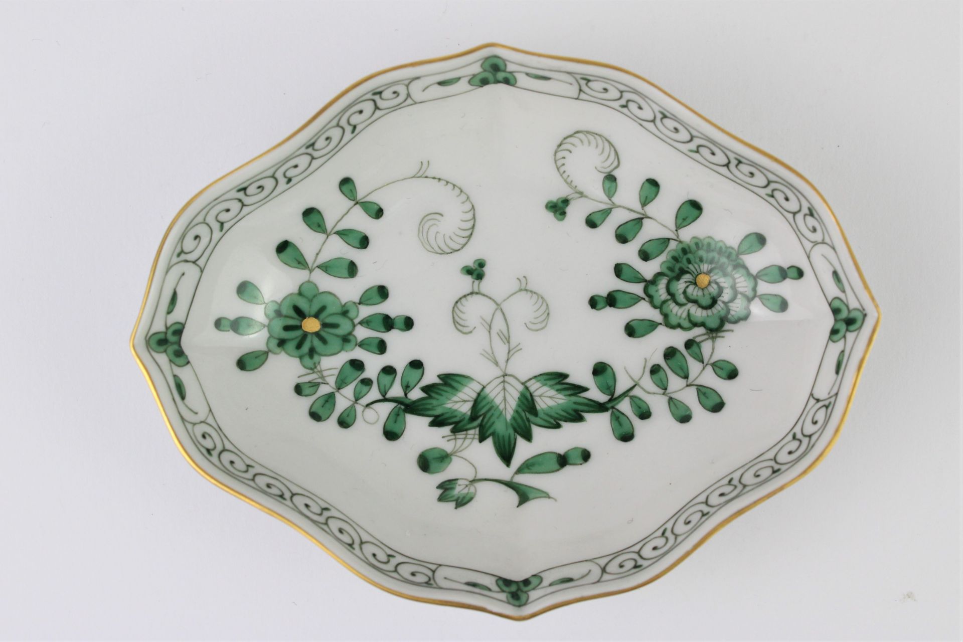 Meissen Schälchen mit grünem Girlandenmotiv