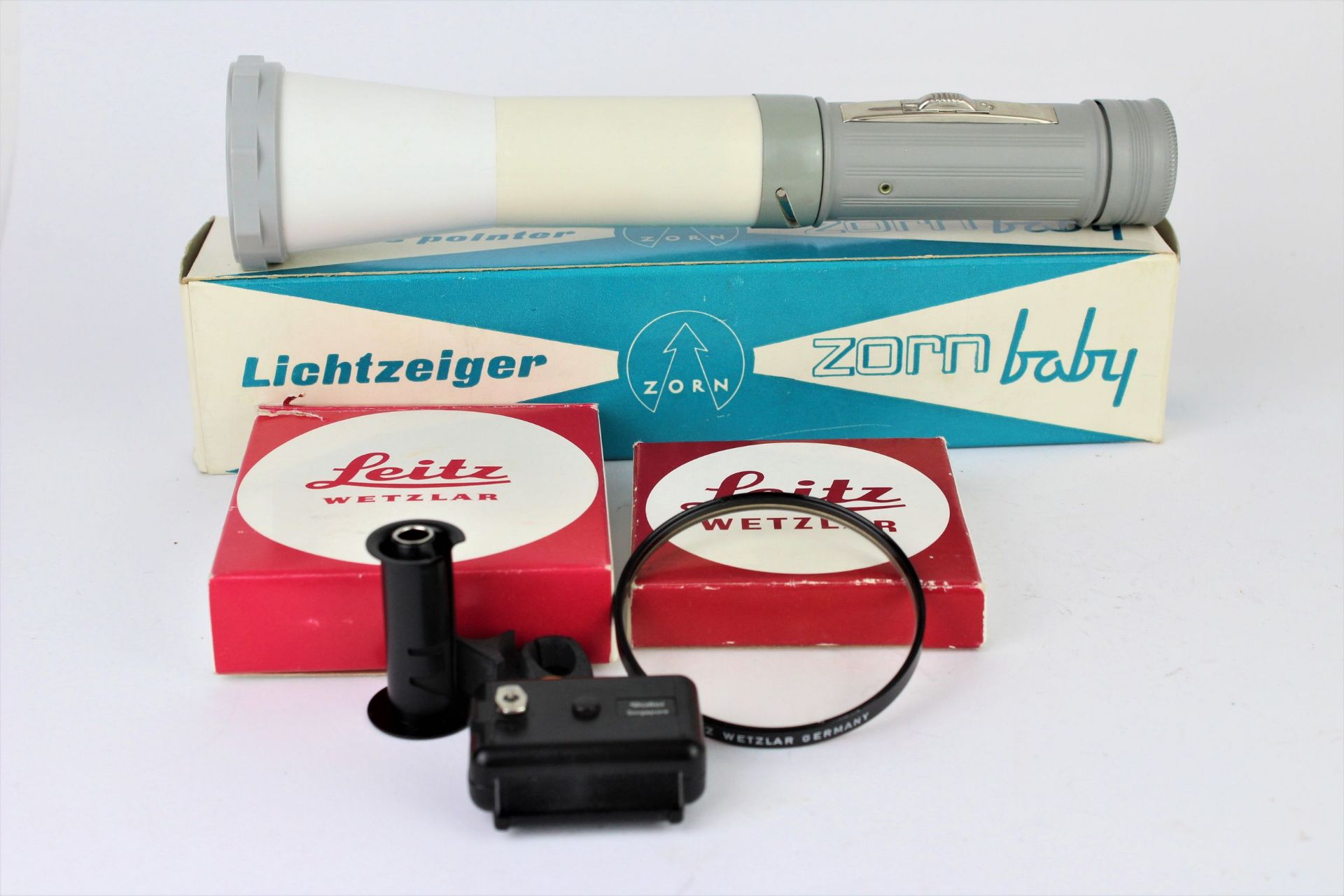 Leitz Schnellladespule für Leica M, Leitz Filter VIII. 13018 und Lichtzeiger Zorn Baby