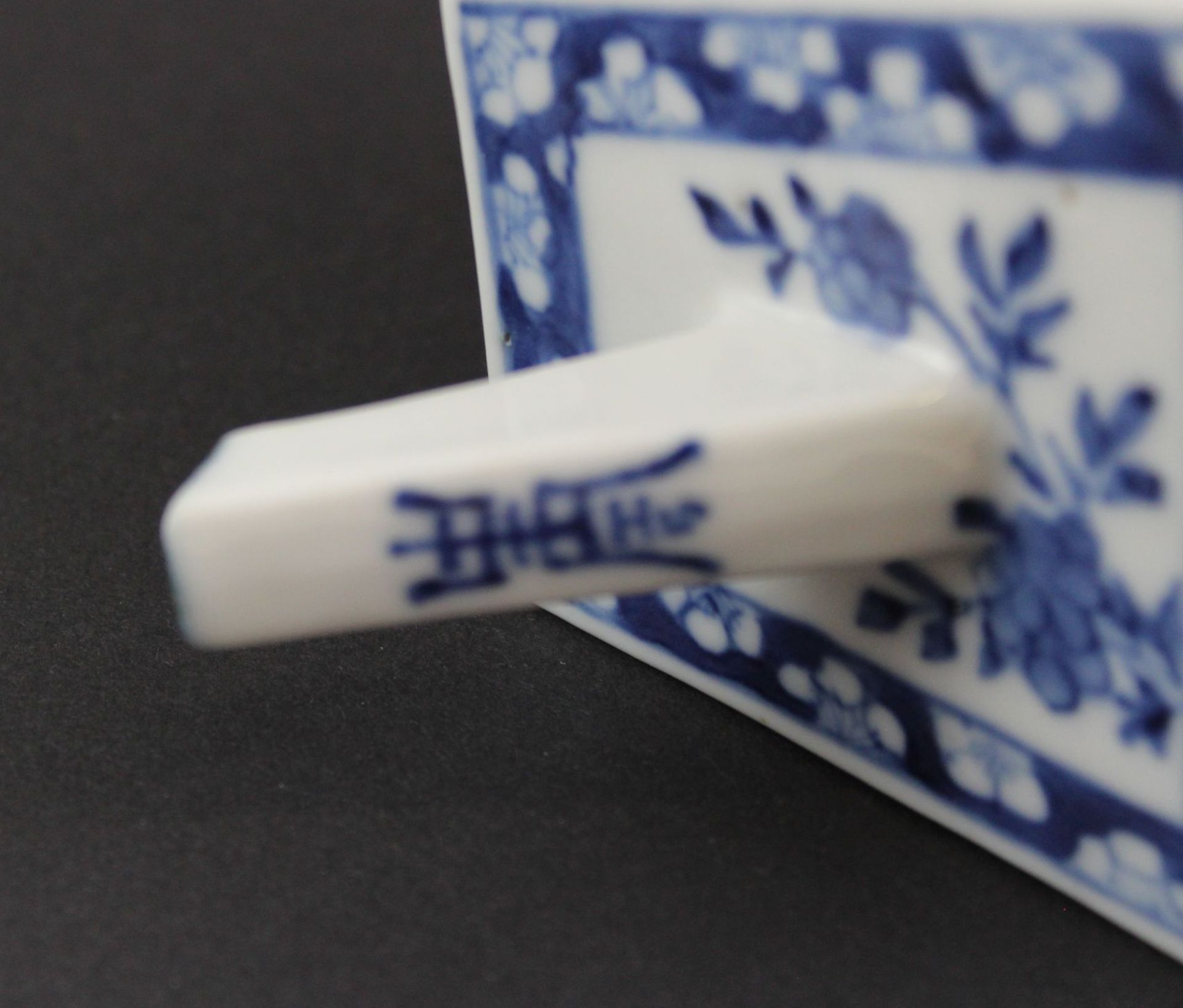 China späte Qing Dynastie Porzellan Teekanne mit BW Malerei - Image 4 of 6