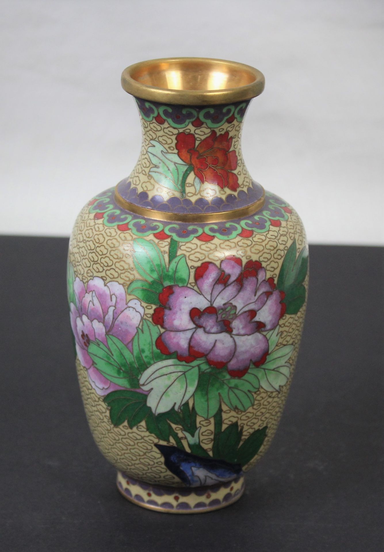 China Republikzeit Cloisonne Väschen mit Blumenmotiv