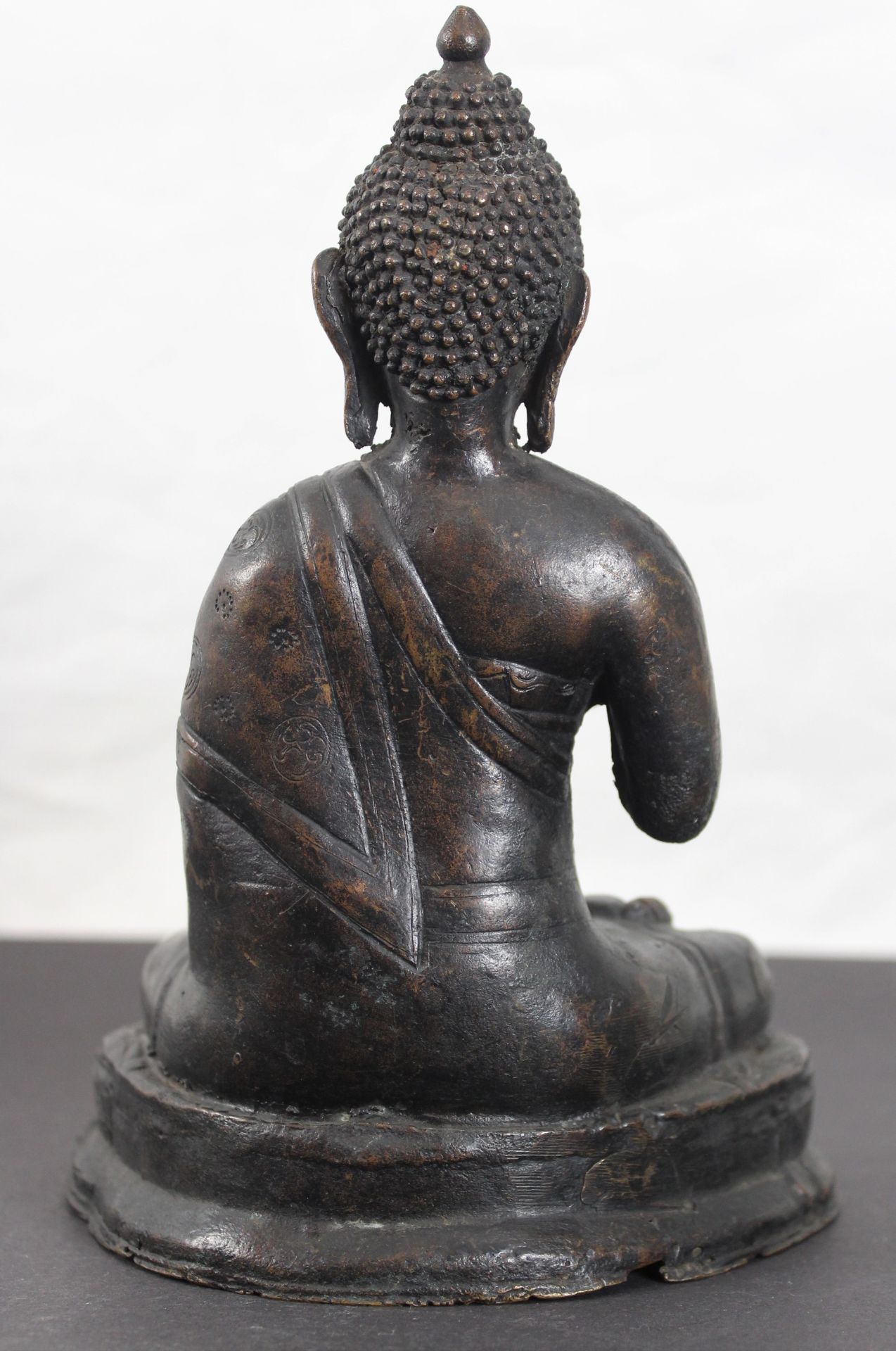 China 17. Jhdt Bronze Buddha im Lotussitz mit Schlange im rechten Arm - Bild 3 aus 5