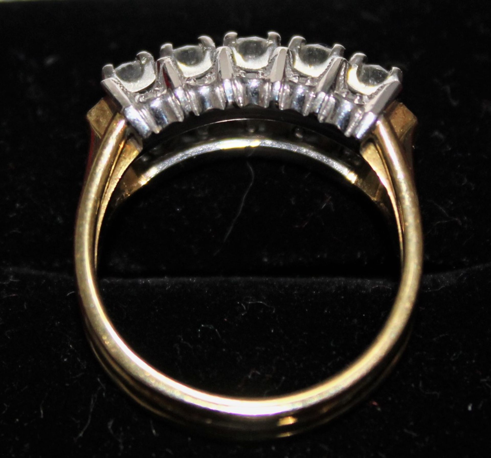 14 kt Gelbgold Ring mit Diamanten besetzt - Image 2 of 2