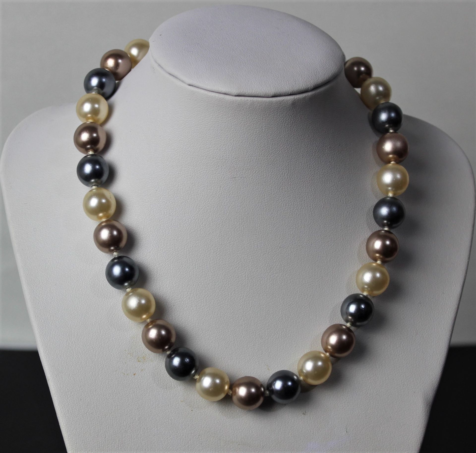 Bicolor Perlenkette mit Silber Magnetverschluss