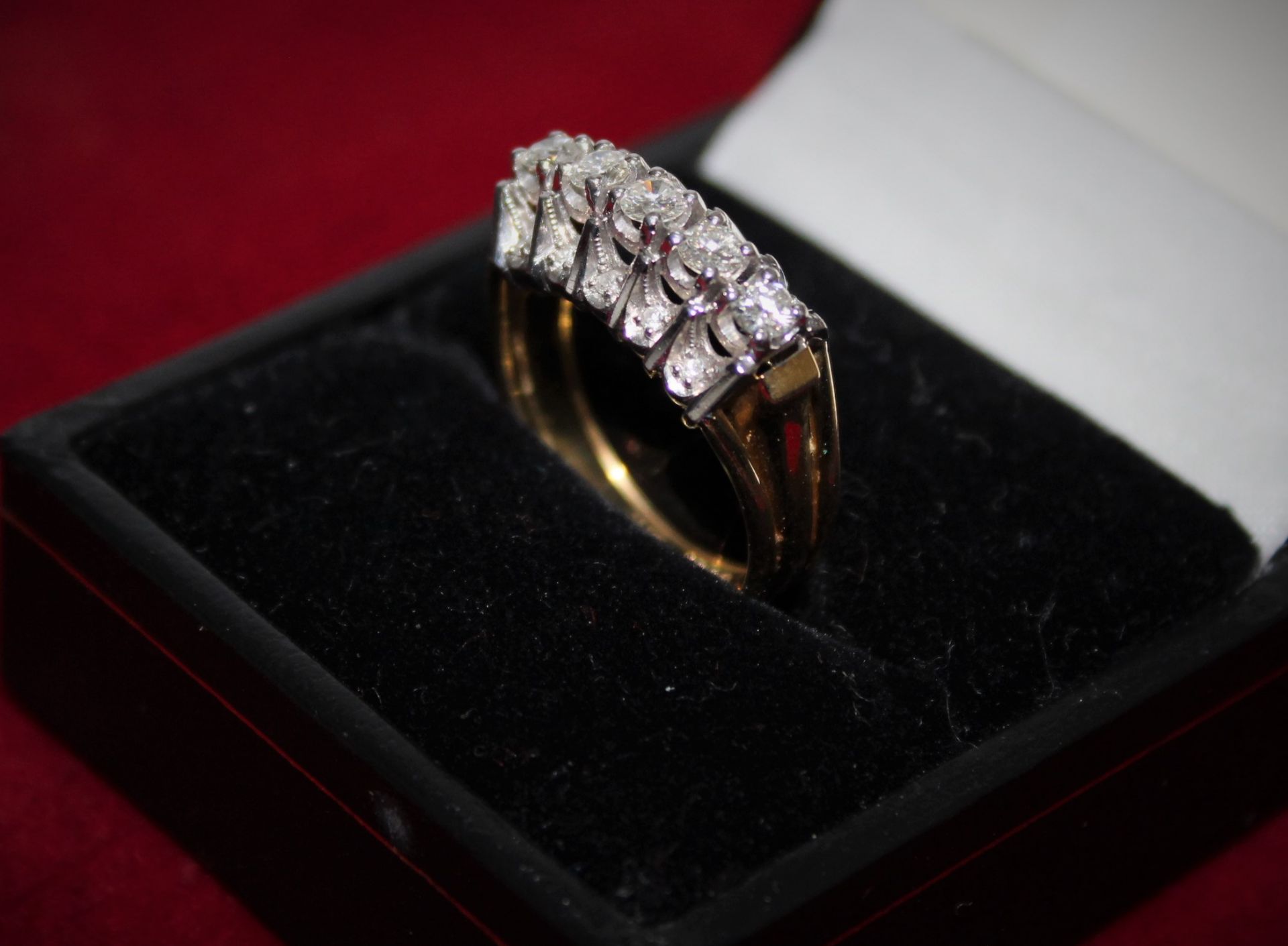 18 karat Gelbgold Ring mit Diamanten besetzt