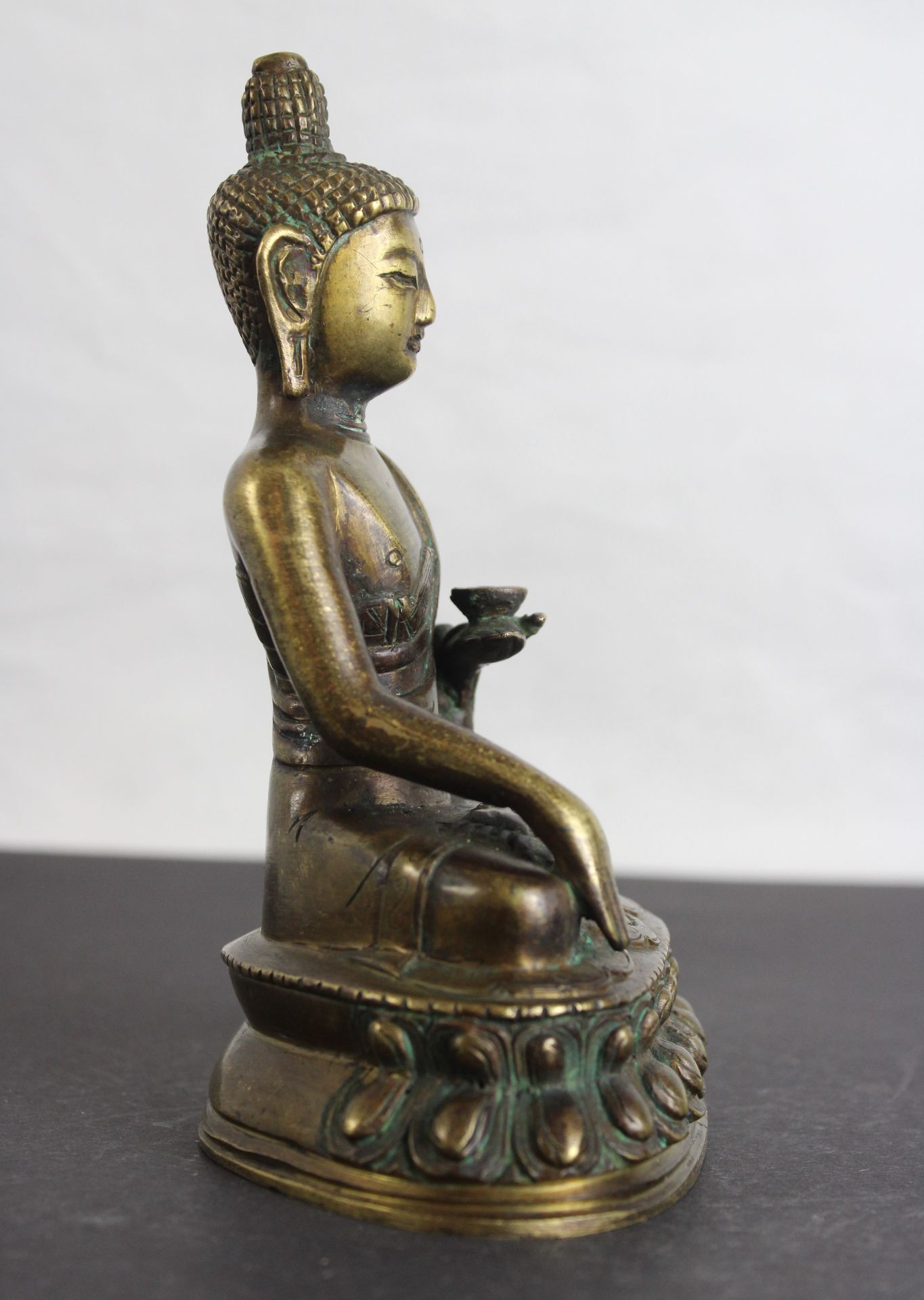 China Qing Dynastie Bronze Shakyamuni Buddha - Bild 2 aus 4