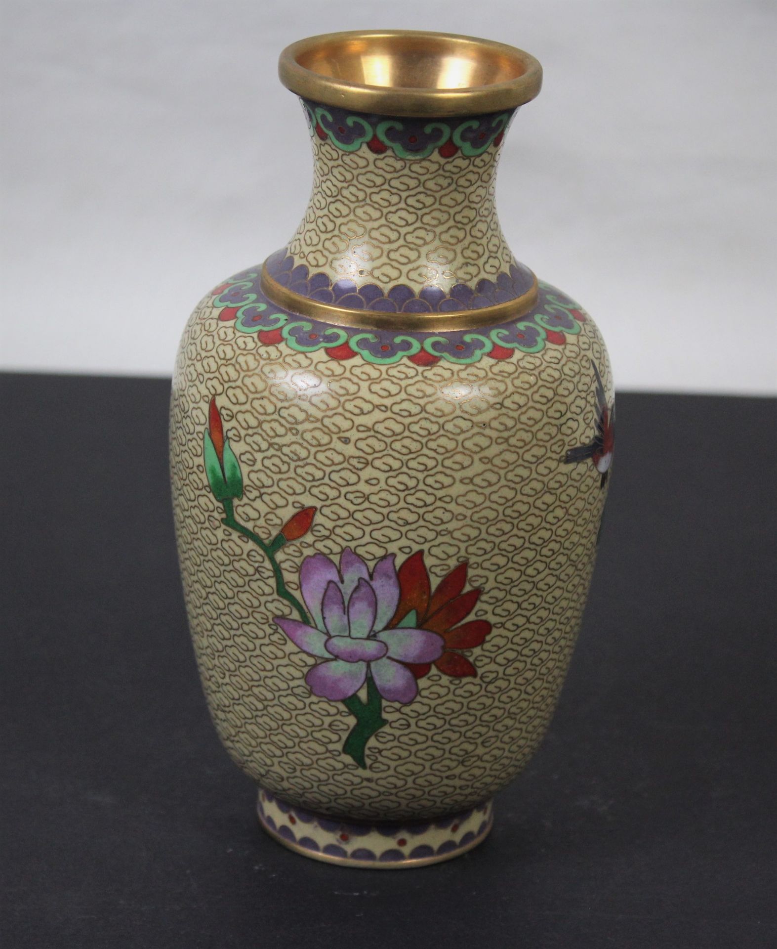 China Republikzeit Cloisonne Väschen mit Blumenmotiv - Bild 2 aus 2