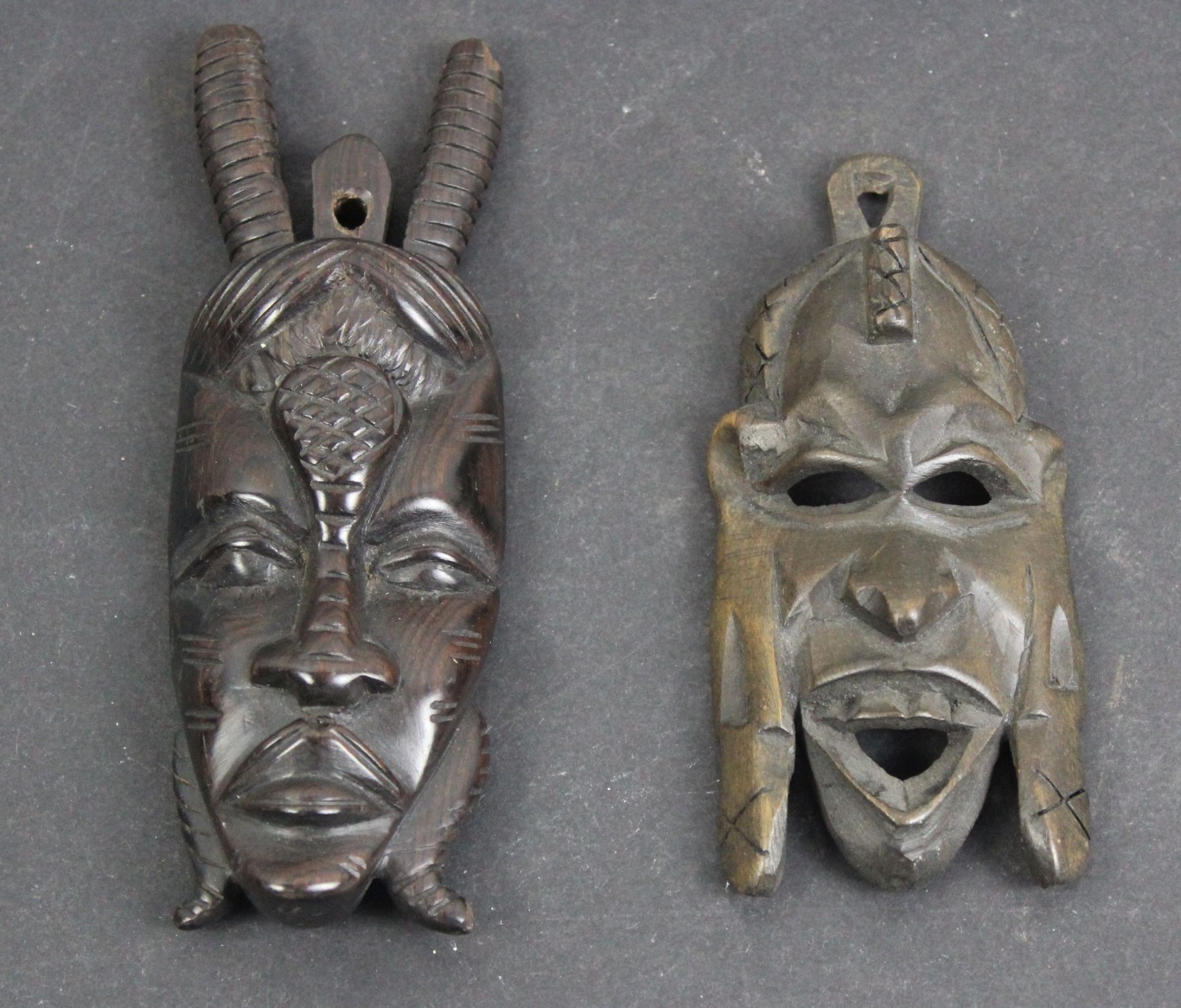 2 afrikanische Masken