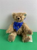 Bing Teddybär Blaues Halstuch, mit Teddypin, Seide Tuch, H. 30 cm