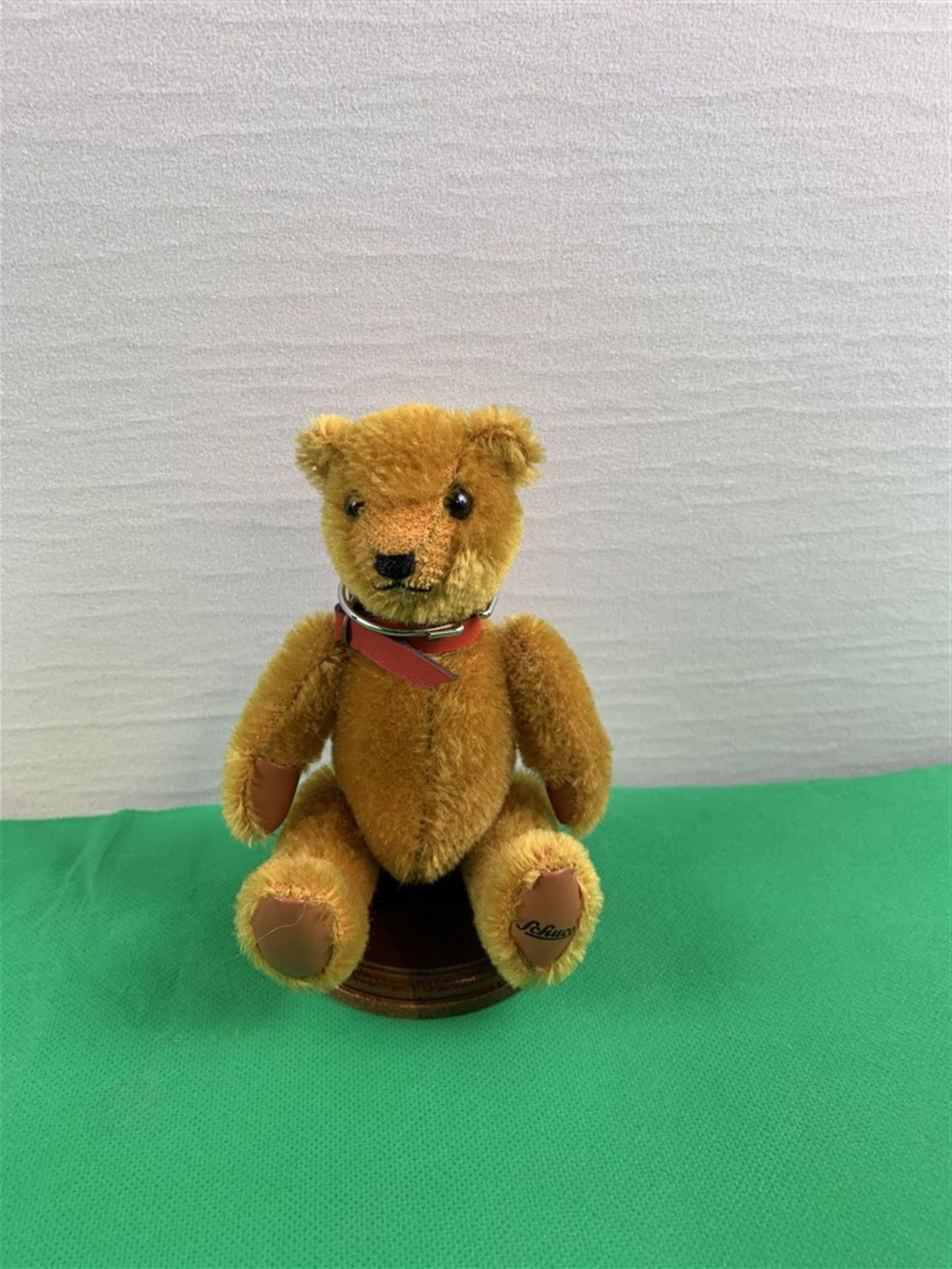 Schuco Teddybär auf Ständer, H. 14 cm
