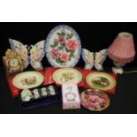 A Thomas Kinkade Heirloom collection Lamplight Lane mantle clock; butterflies wall plaques,