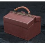 An early 20th century Gladstone type dressing case, fitted interior, c.1910