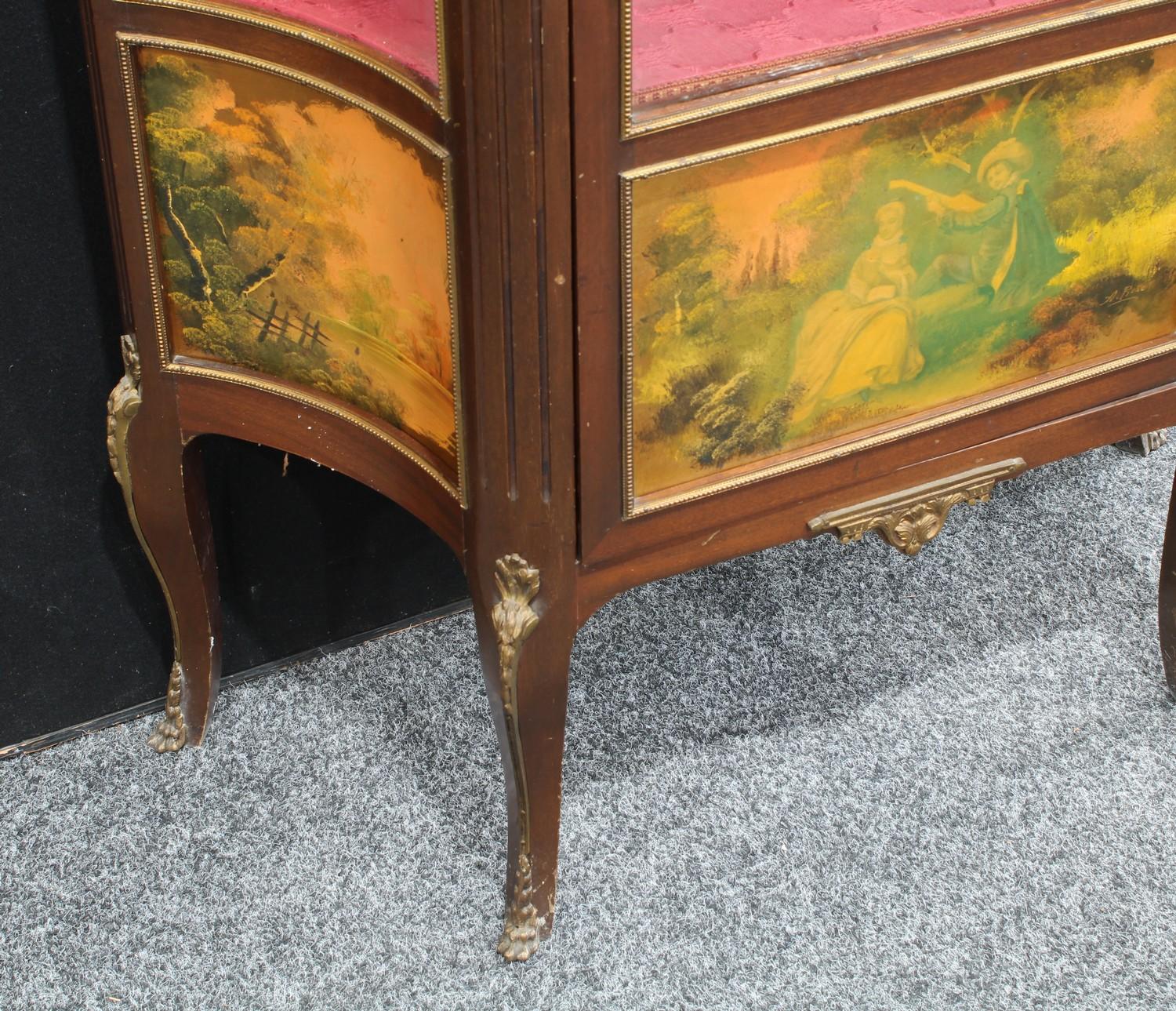 A Louis XV style gilt metal mounted mahogany and Vernis Martin shaped serpentine vitrine, marble top - Image 3 of 4