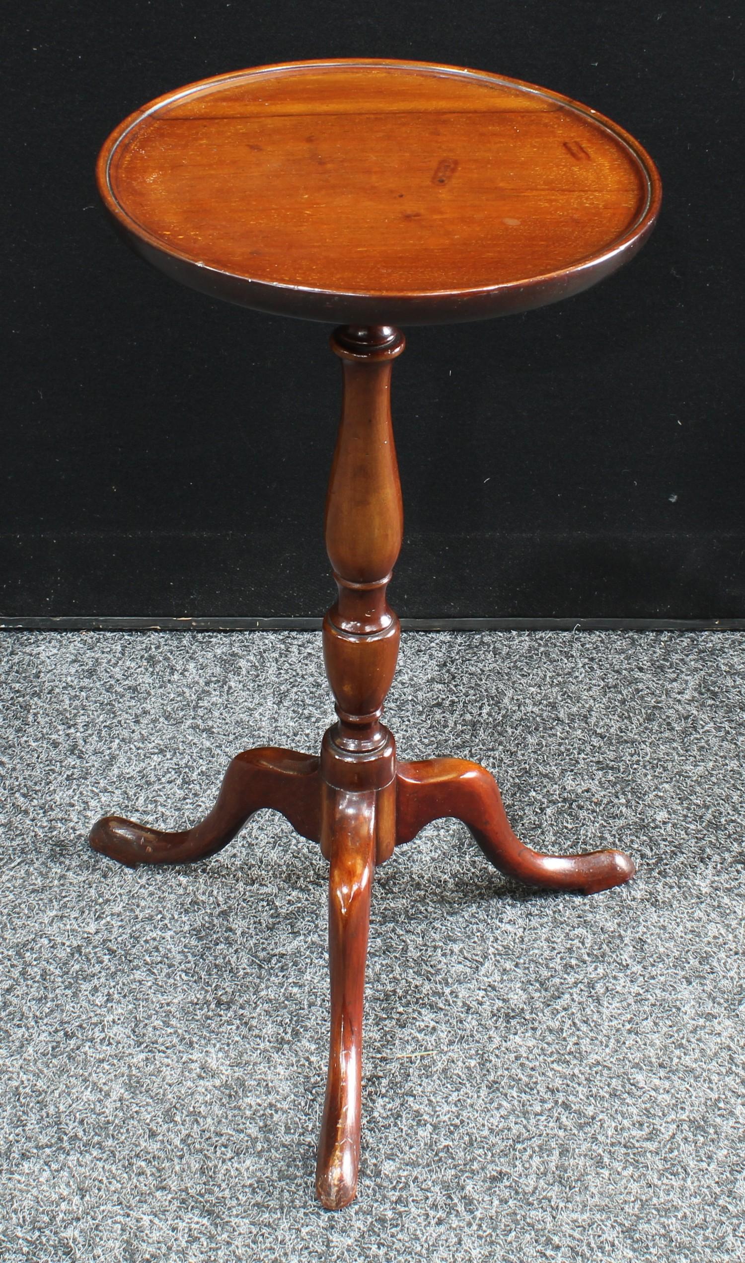 A Victorian mahogany tripod wine table, circular top, turned pillar, cabriole legs, pad feet. 55cm