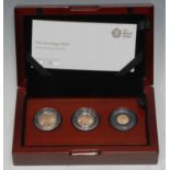 Coin, GB, Elizabeth II, The Sovereign 2018 Three-Coin Gold Proof Set, numbered 0742/1000, capsule