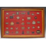 Militaria - an arrangement of British cloth badges, various, including Parachute Regiment, Glider