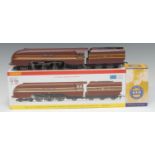 Hornby OO Gauge R2689 LMS 4-6-2 "Duchess of Hamilton" 4-6-2 Coronation Class locomotive and six