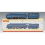 Hornby OO Gauge R3623 LMS 4-6-2 "Queen Elizabeth" streamlined Princess Coronation Class steam