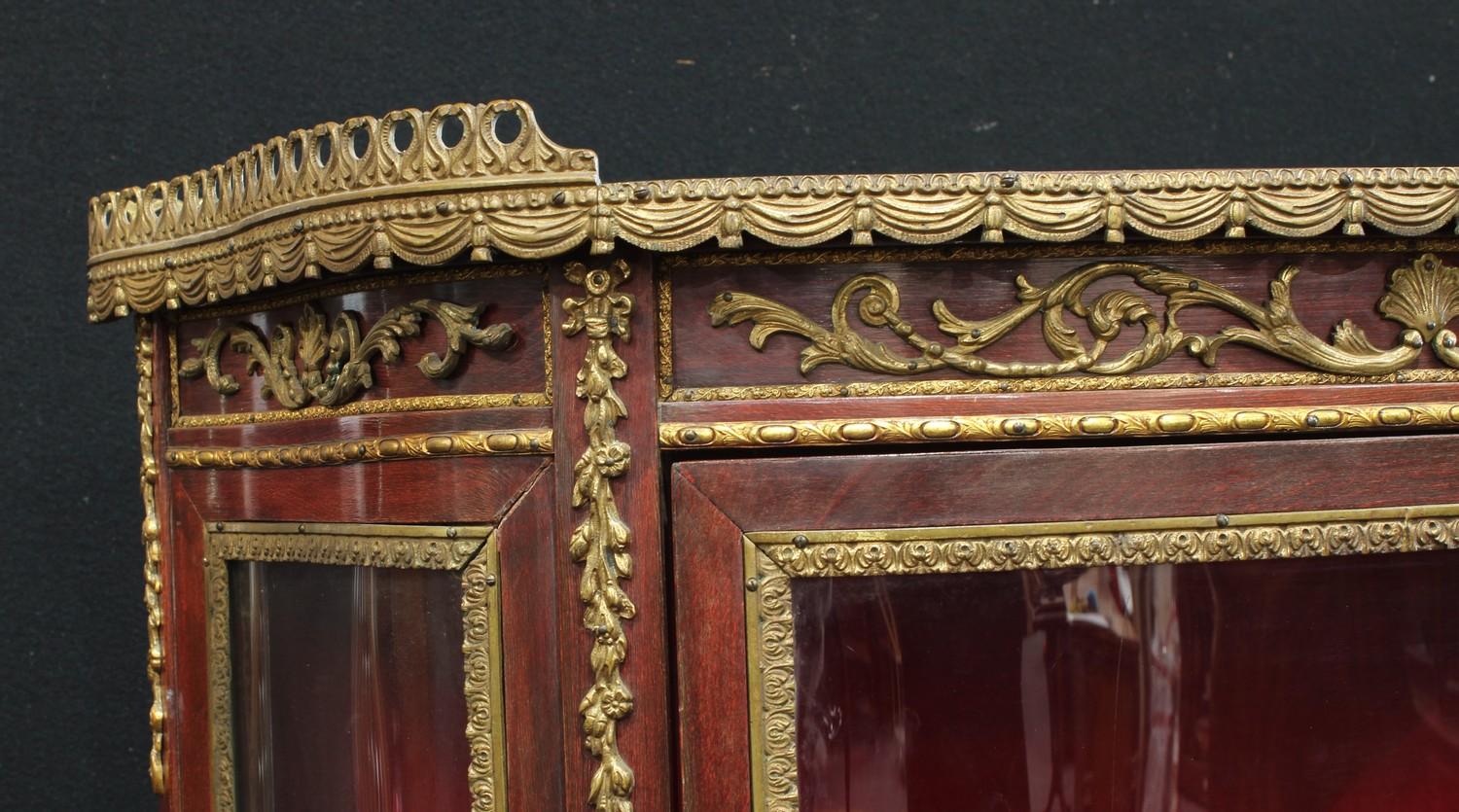 A Louis XV style metal mounted Vernis Martin inspired vitrine or display cabinet, pierced three- - Image 5 of 5