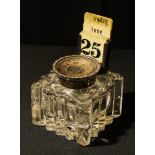 A George V silver combination inkwell and desk calendar, Mappin & Webb, Birmingham 1910