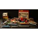 Model Railway - a Hornby 00 gauge Electrically Operated Turntable, boxed; locomotives and rolling