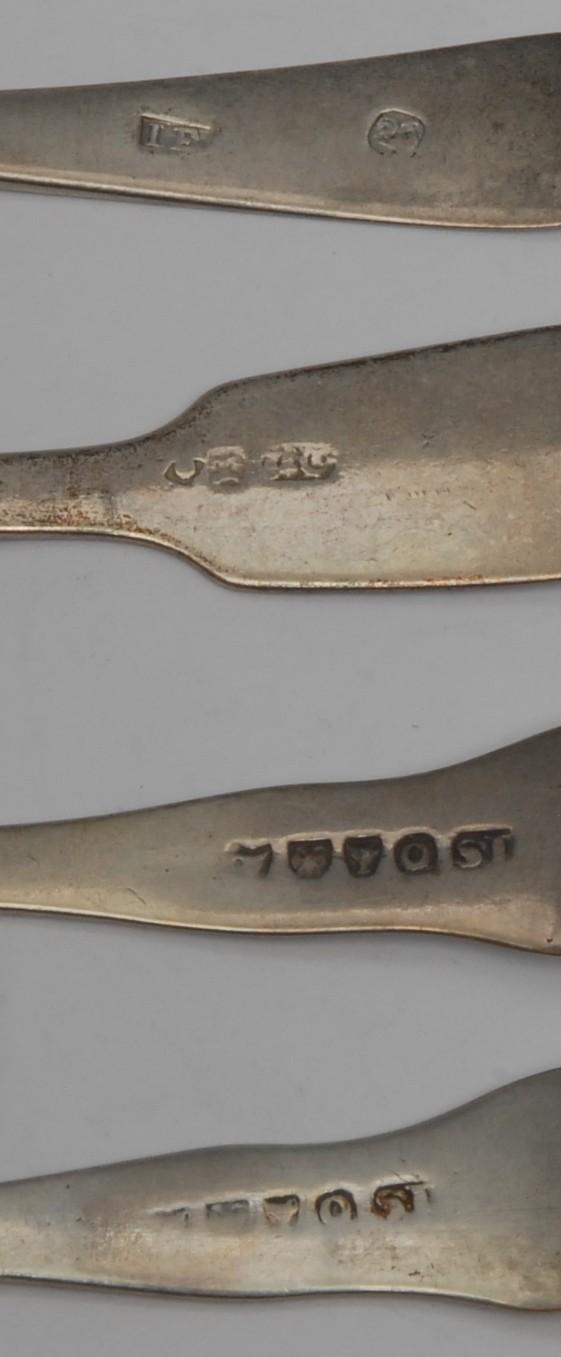 Scottish Provincial Silver - a pair of 19th century single-struck King's pattern salt spoons, 9. - Bild 2 aus 2