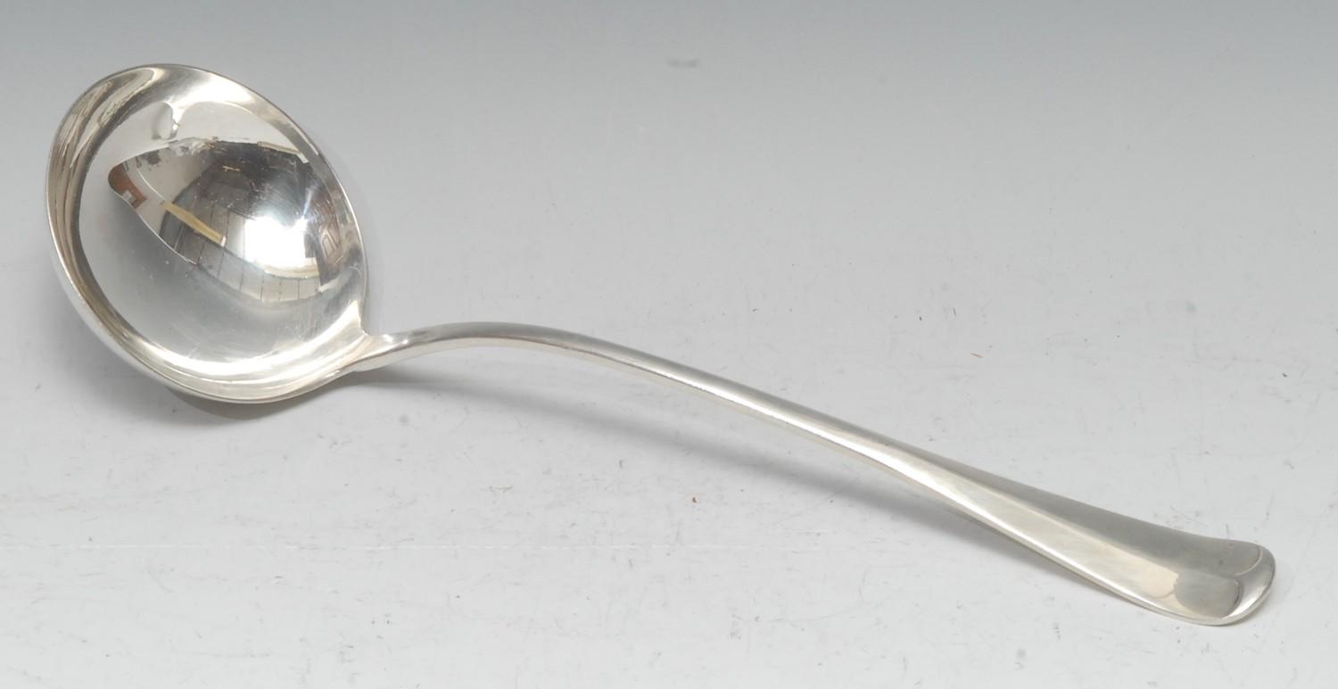 An Edwardian silver Hanoverian Rat Tail pattern soup ladle West & Son, Sheffield London 1910, 8.5oz