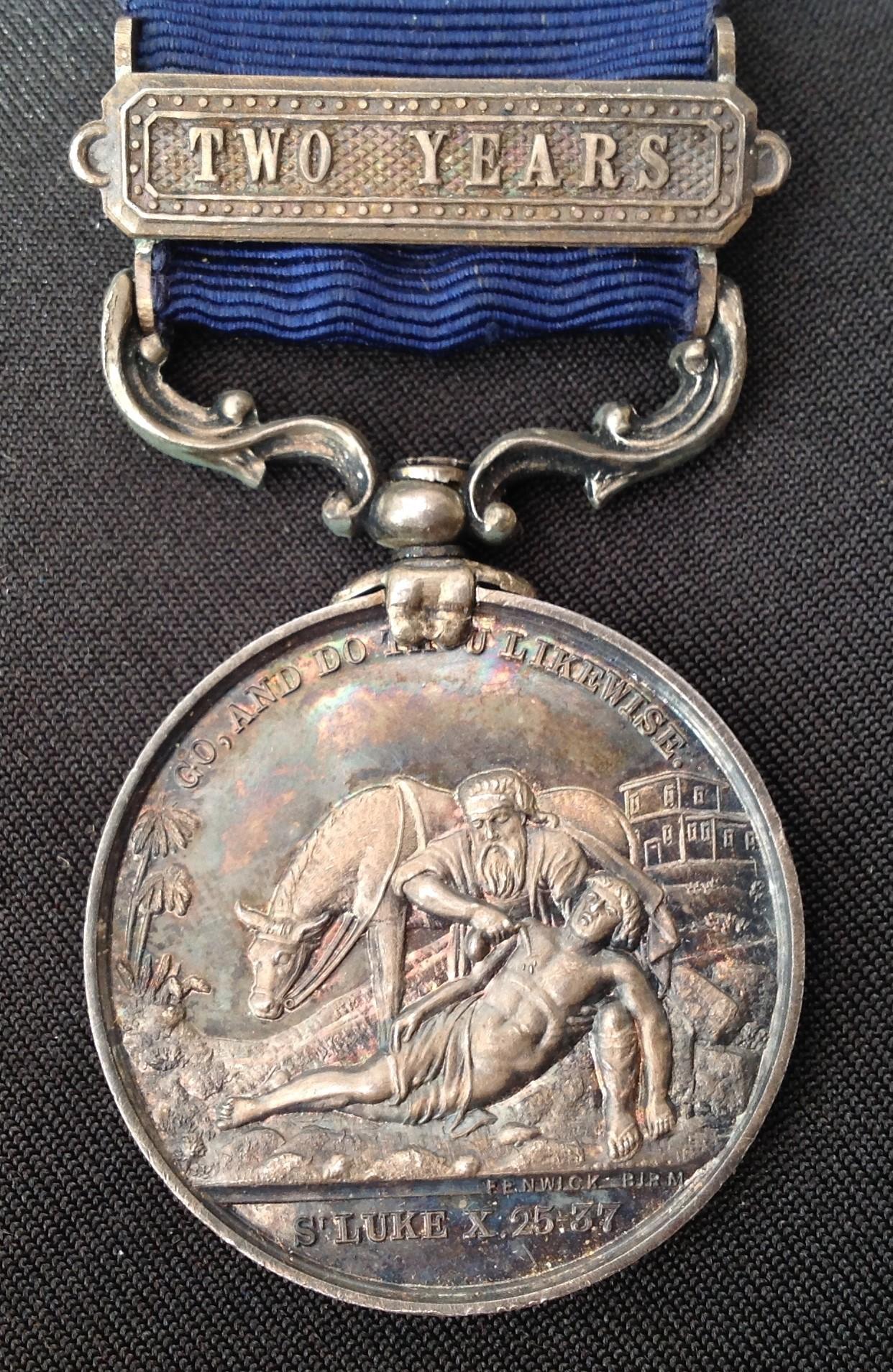 WW1 British War Medal and Victory Medal plus a silver Brotherhood League Temperance Medal with Two - Bild 4 aus 4