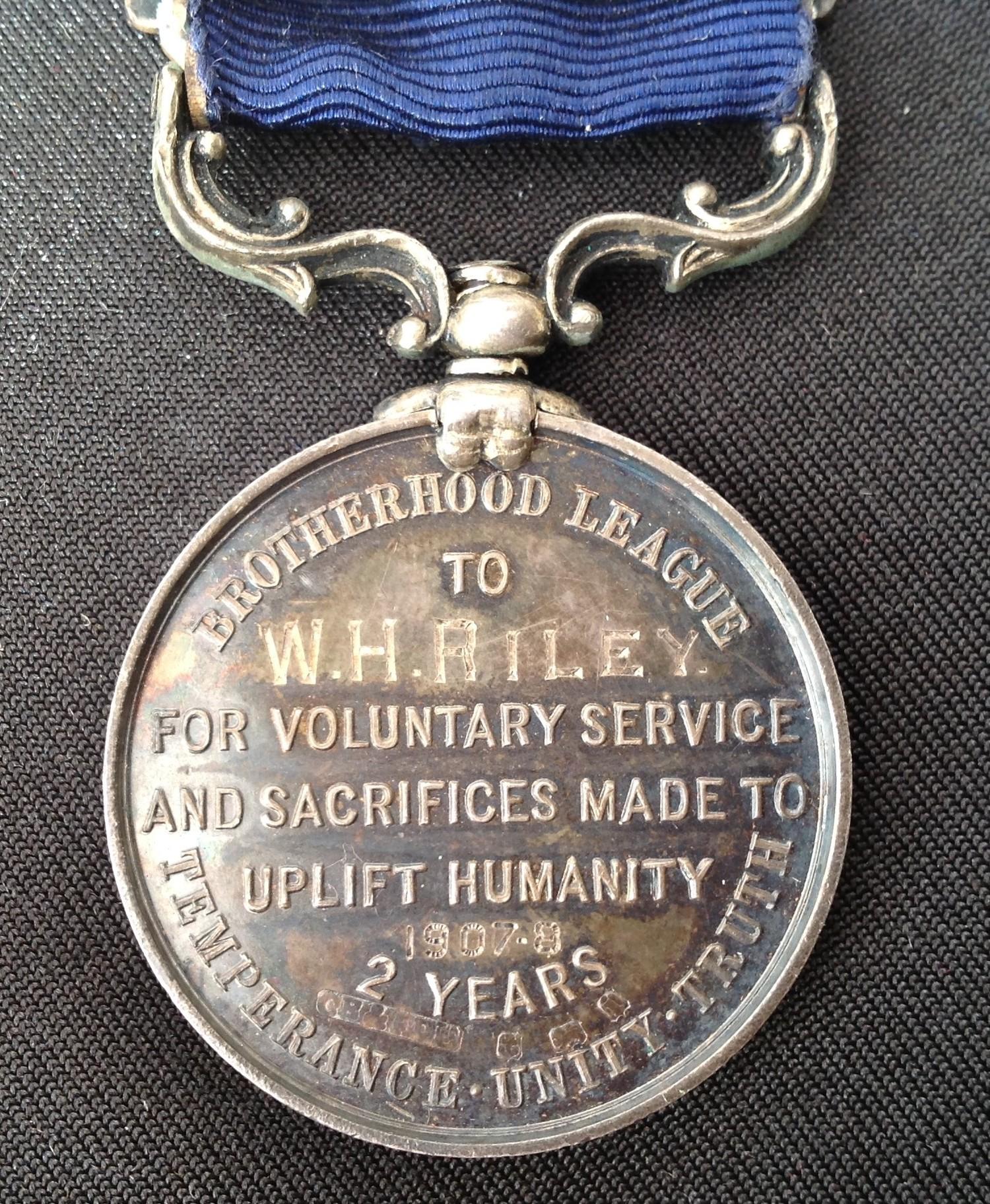 WW1 British War Medal and Victory Medal plus a silver Brotherhood League Temperance Medal with Two - Bild 3 aus 4
