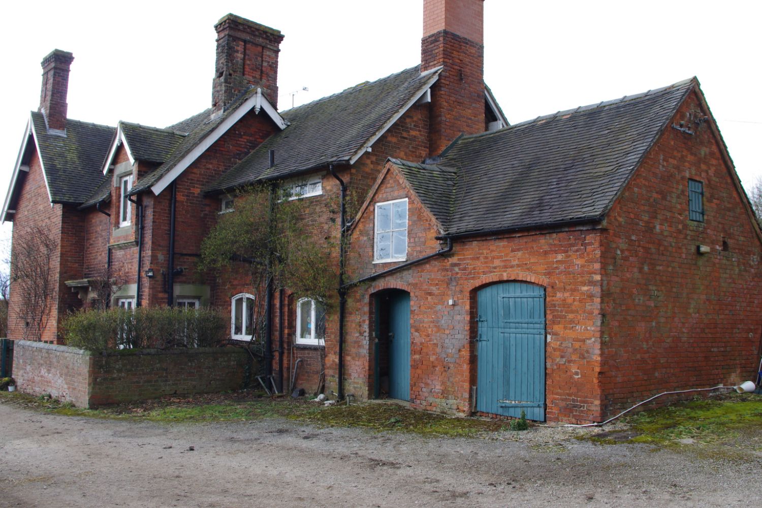 The Contents of a Sudbury Farm House, Somersal Herbert, Sudbury, Derbyshire March 30th 2021 at 10.30am  **Online Bidding Only**