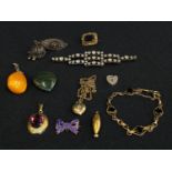 Jewellery - Victorian and later pendants, brooches, etc