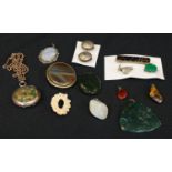 Jewellery - Victorian agate brooches and pendants; other later brooches, etc