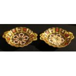 A pair of Royal Crown Derby 1128 pattern duchess dishes, solid gold band, first quality
