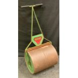 A vintage Uneeda cast iron garden lawn roller, 99cm high, 45cm wide.