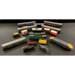 Triang 00 gauge - R357 loco; Tri-ang RS34-PO Transcontinental Diesel Passenger Set (blue/yellow);