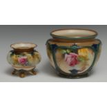 A Hadleys Worcester ovoid jardiniere, in relief with shaped cartouches, each with roses, 14cm