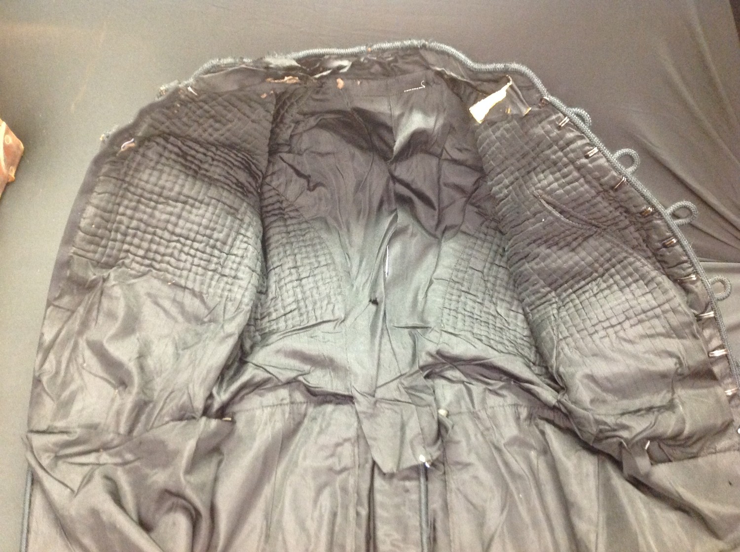 Victorian Army Officers Frock Coat. No makers label. Collar and lining require repair. Hook and - Image 6 of 8