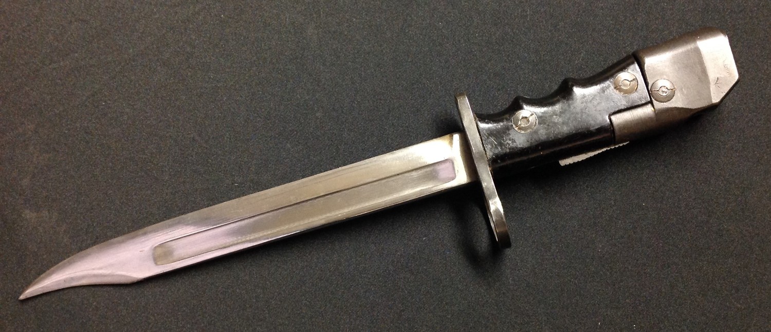 WW2 British No 7 Mk I Land Service Bayonet with single edged fullered blade 205mm in length. Black - Image 2 of 8