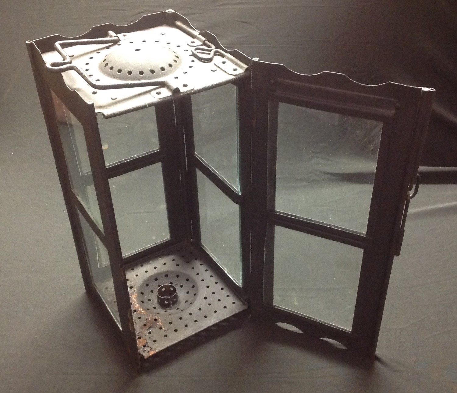 WW1 British Army Folding Candle Lantern. Has been restored with new replacement glass. Makers name - Image 5 of 5