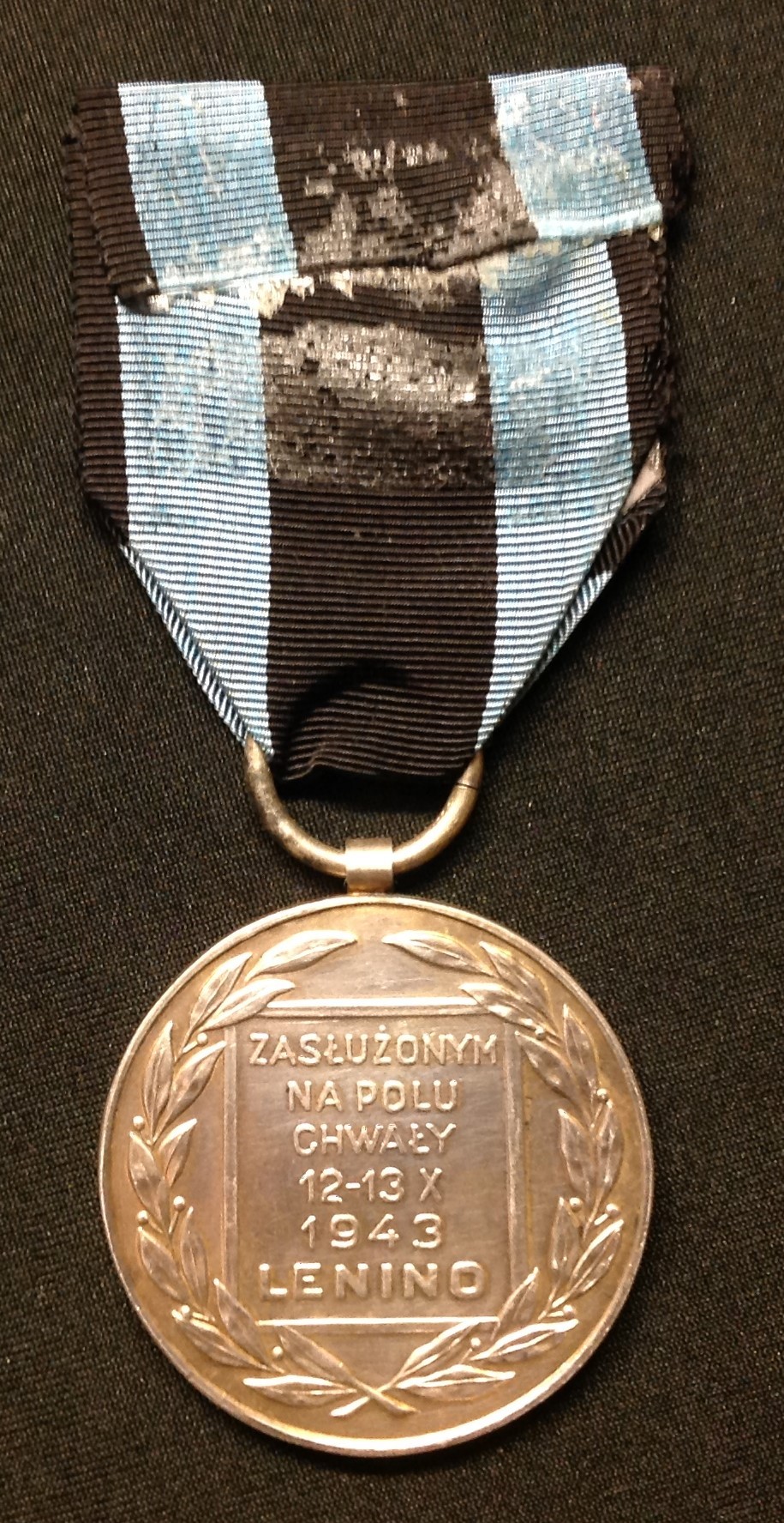 Polish Medal Zasluzonym na Polu Chwalyoland, Medal for Merit on the Field of Glory 2nd Class in - Image 2 of 4