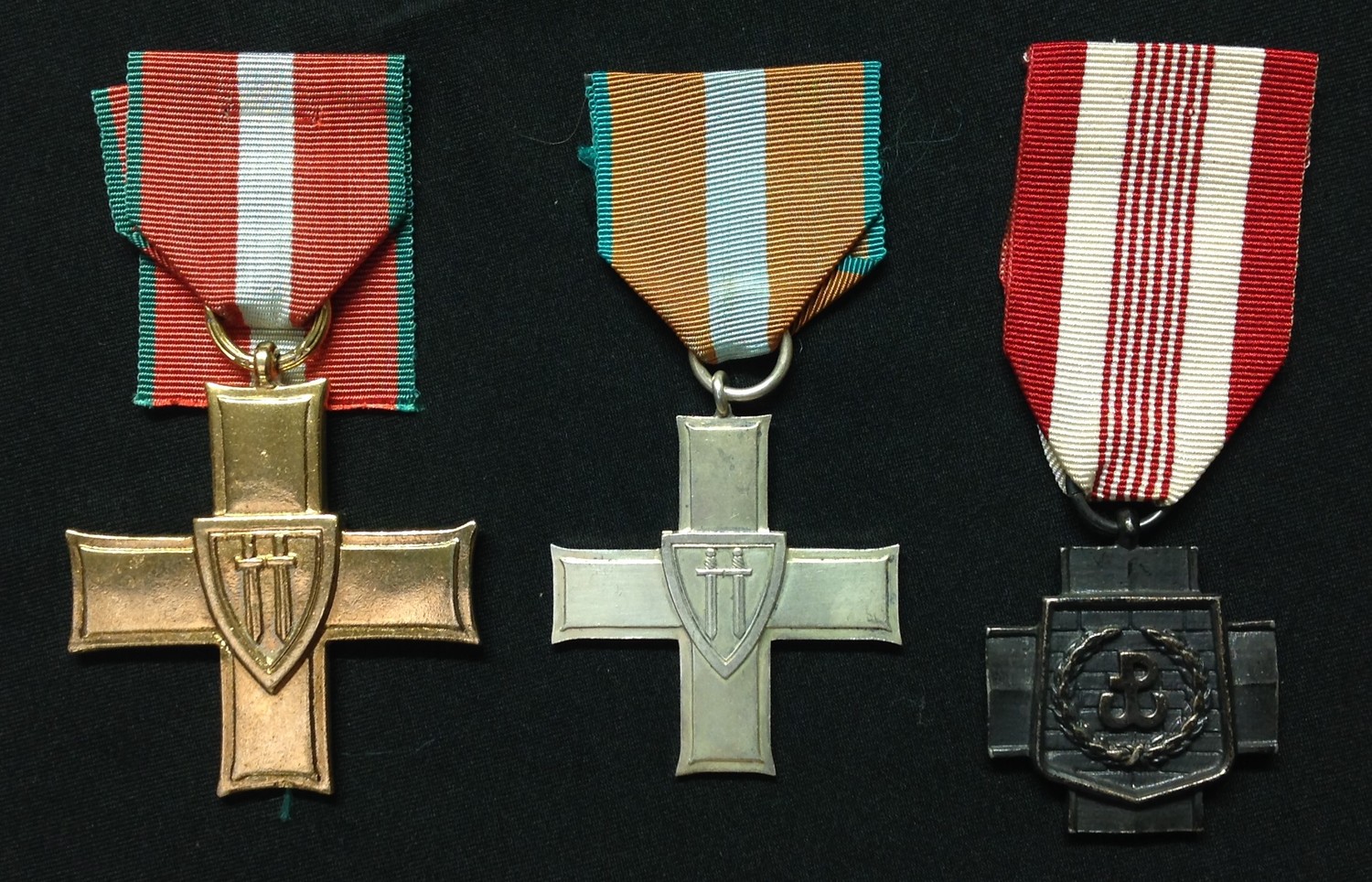 Polish Order Krzyza Grunwaldu, Order of Grunwald 1st class and Order of Grunwald 2nd class. Ribbon