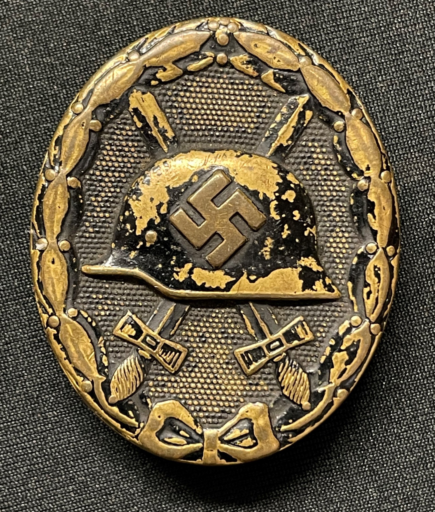 WW2 Third Reich Verwundetenabzeichen im Schwarz 1939 Wound Badge in Black 1939. Early example in