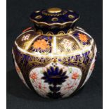 A Royal Crown Derby 1128 pattern pot-pourri vase and cover, 11cm high