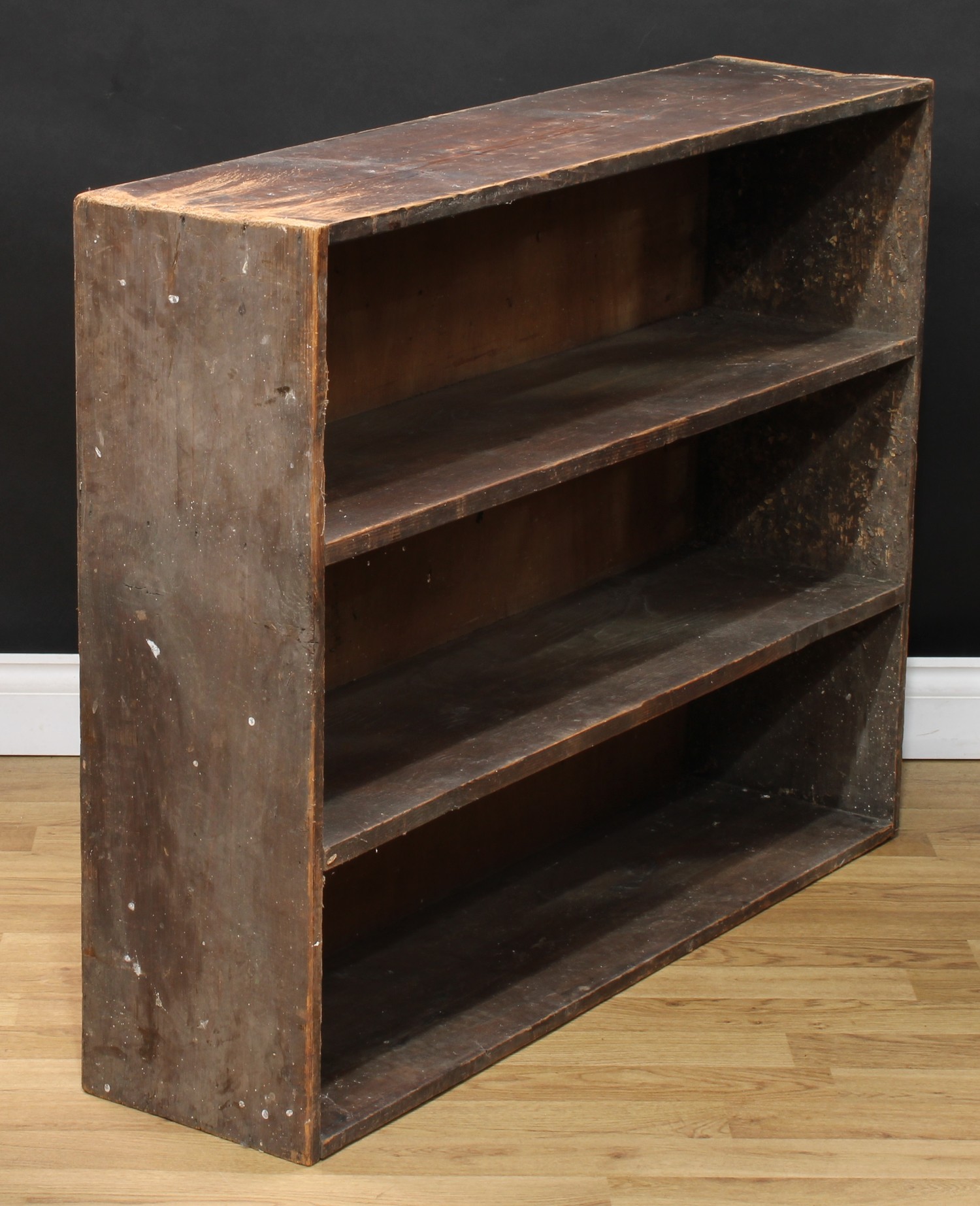 A mahogany shop fitting or bookcase, 74cm high, 182.5cm wide, 24cm deep; a set of pine shelves, 84cm - Bild 5 aus 5