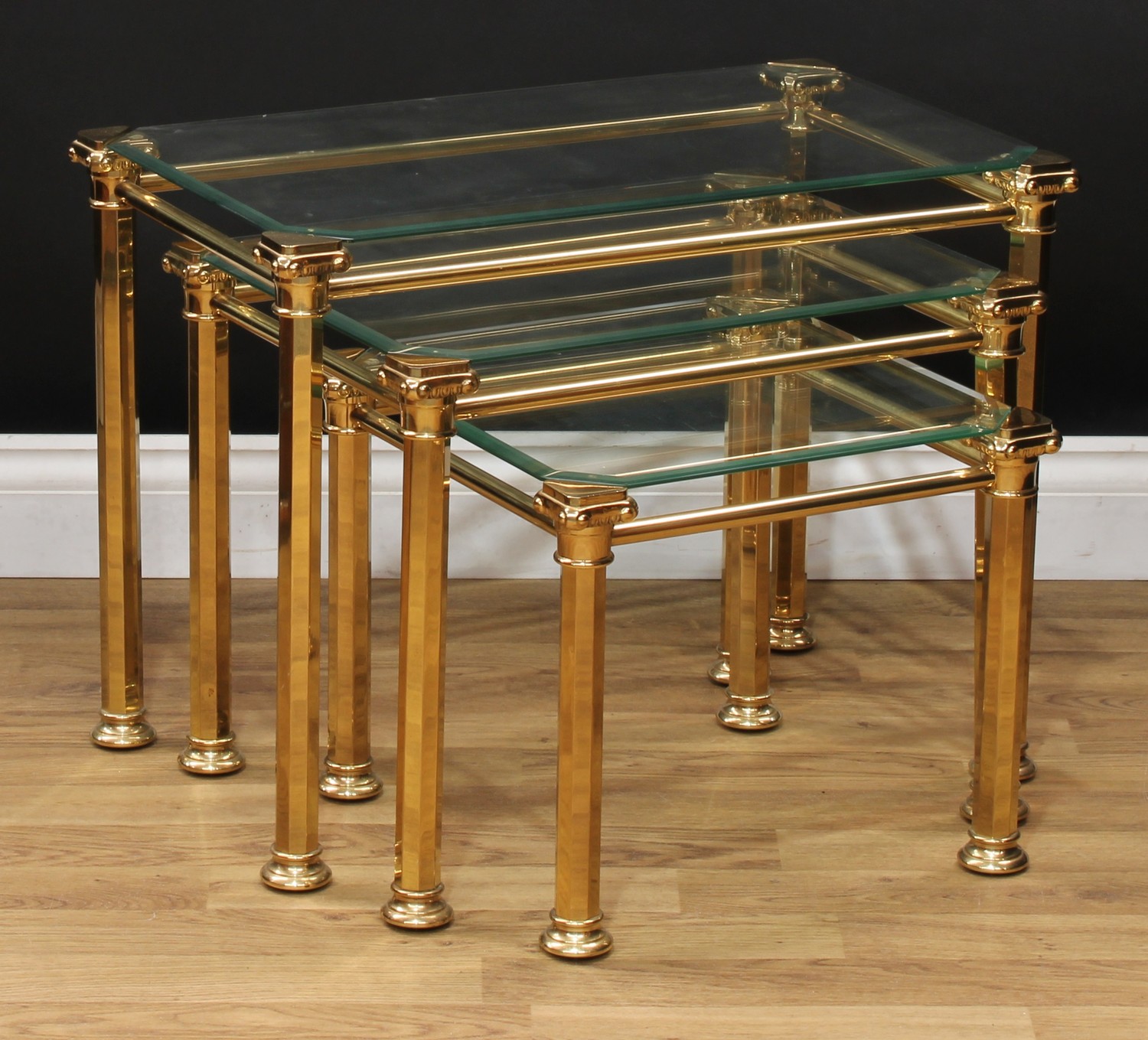 An Art Deco style brass and glass nest of three occasional tables, the largest 47.5cm high, 64cm - Bild 2 aus 2