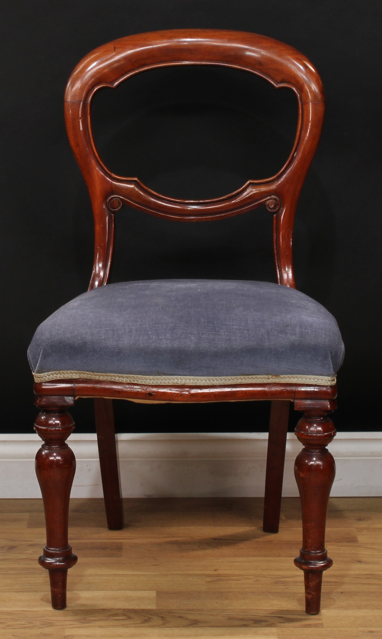 A William IV mahogany open armchair, rope-twist mid rail, 93cm high, 60cm wide, the seat 45cm wide - Bild 7 aus 8