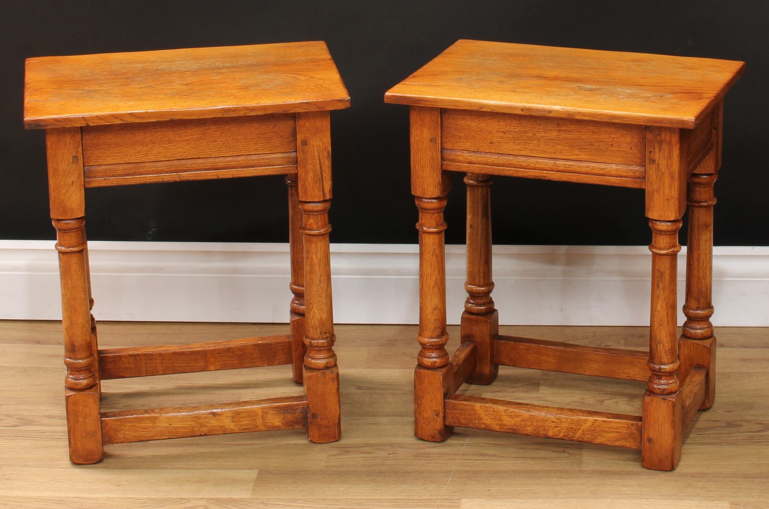 A pair of 'late Victorian' oak side chairs, 99cm high, 48cm wide, the seat 39cm deep; a pair of - Bild 9 aus 10