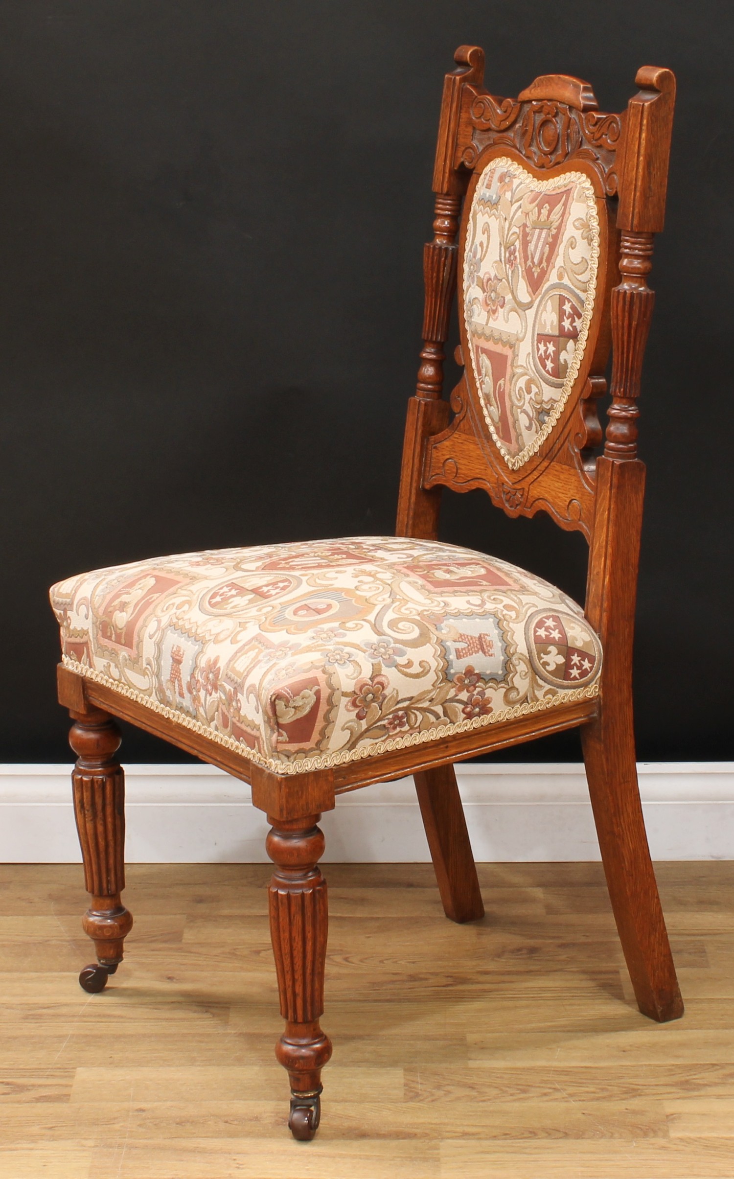 A pair of 'late Victorian' oak side chairs, 99cm high, 48cm wide, the seat 39cm deep; a pair of - Bild 5 aus 10