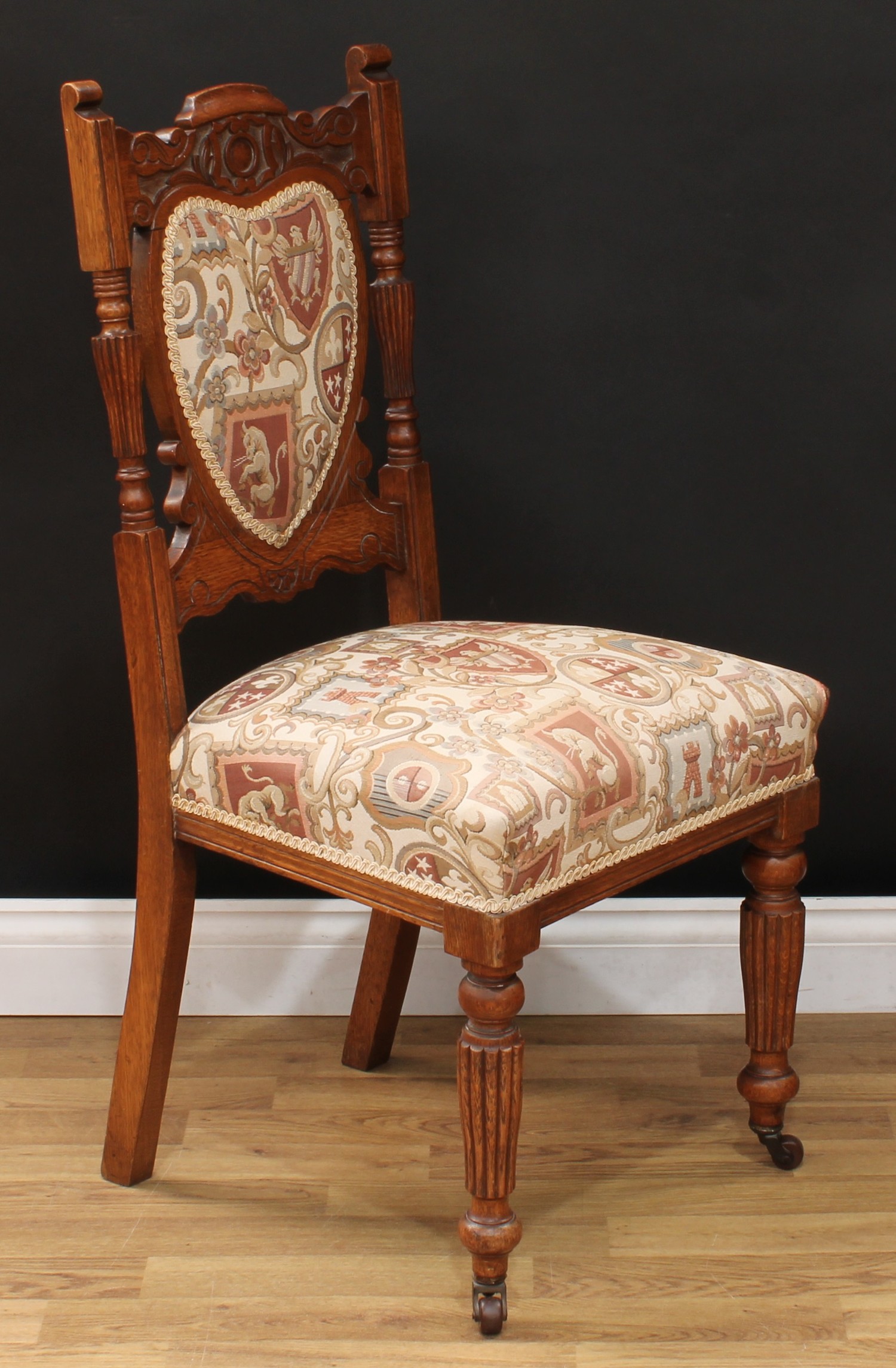 A pair of 'late Victorian' oak side chairs, 99cm high, 48cm wide, the seat 39cm deep; a pair of - Bild 3 aus 10