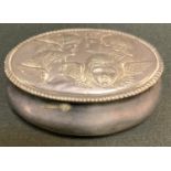 A Victorian silver oval trinket box, the cover embossed with Reynolds Angels, 7cm wide, Birmingham